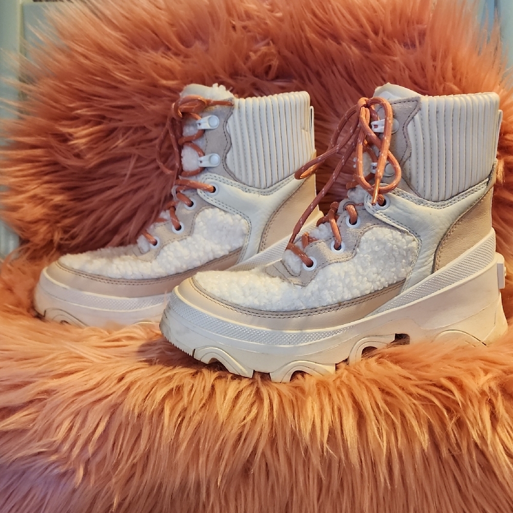 Sorel Cream and Tan Winter Boots